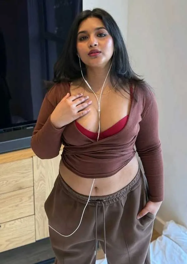 Jhandewalan Escorts