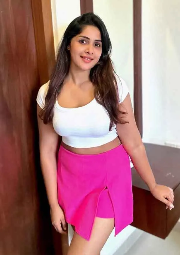 Suhani Mishra Call Girl Jhandewalan